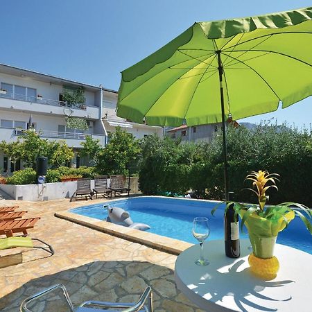 1 Bedroom Nice Apartment In Kastel Sucurac Каштела Экстерьер фото
