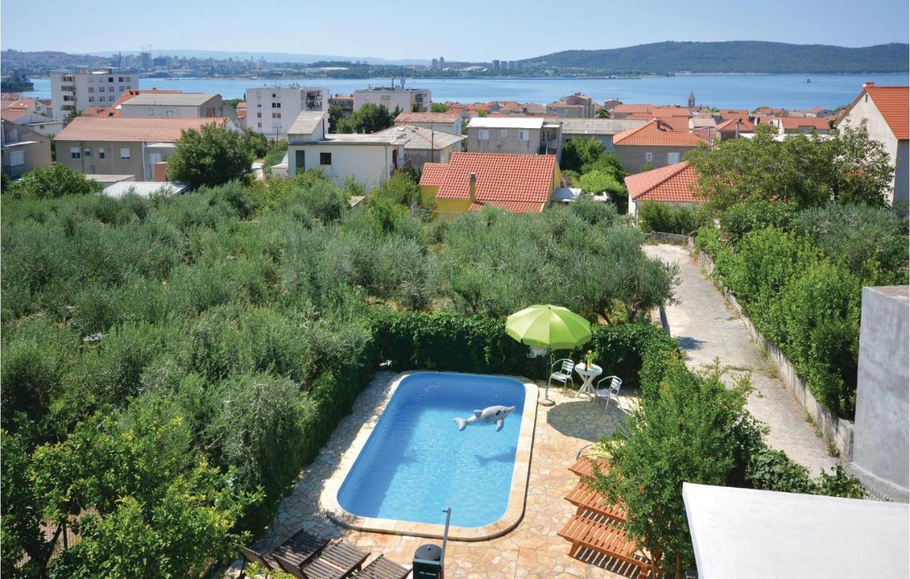 1 Bedroom Nice Apartment In Kastel Sucurac Каштела Экстерьер фото